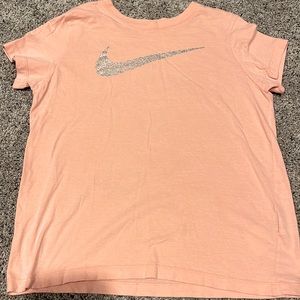 Nike Girls Shirt Top in Size Medium Light Pink Silver